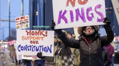 No Kings: el lema que reaparece para marcar límites al poder