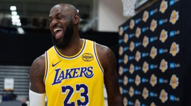 Inoxidable: LeBron James cumple 41 años y sigue reinando en la NBA