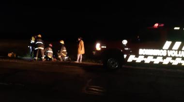 Choque en ruta 3: un Toyota Corolla embistió tres motos, dos con menores de edad