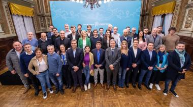 Intendentes buscan reelecciones indefinidas para sostener a Kicillof en 2026