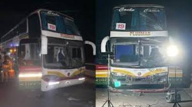 Colisionaron tres micros con hinchas de Estudiantes de La Plata