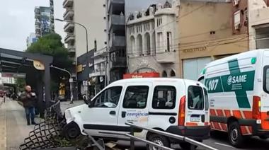 Choque de ambulancia en el Metrobús de Cabildo: dos menores heridos en Núñez