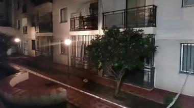 Córdoba: arrojaron a una mujer desde un balcón durante un robo y el agresor fue retenido por vecinos