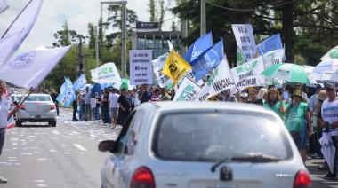 "Caravanazo" en Córdoba: el sorpresivo anuncio de los gremios contra Llaryora