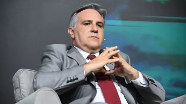 Llaryora activó el 2027 en Córdoba: rompe con Schiaretti y potencia su gabinete