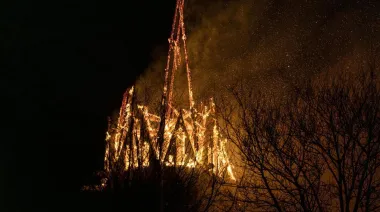 Caos en Países Bajos por Año Nuevo deja dos muertos e iglesia histórica destruida