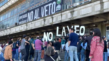 Universidades en la mira: el proyecto de LLA para exponer sueldos, becas y contratos