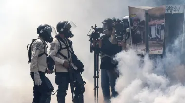 Golpe a la prensa en Caracas: por qué detuvieron a siete periodistas en las últimas horas