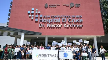 ¿Privatiza 5 hospitales? El "modelo español" que Milei planea en PBA