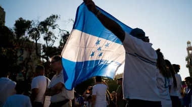 Ocho países le marcan la cancha a Xiomara Castro: qué pasa con el recuento en Honduras