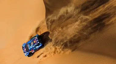 Roma y Sainz se acercan al líder Al-Attiyah en la séptima etapa de autos del rally Dakar