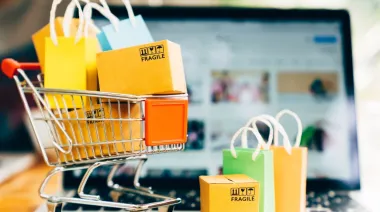 Las ventas minoristas cayeron 5,2% interanual, aunque mostraron una mejora mensual