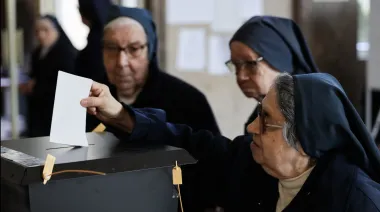 Más de 218 mil personas votan antes en Portugal y reabren el debate electoral