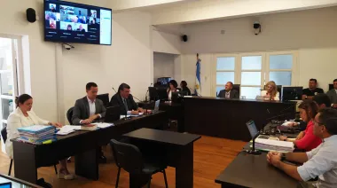 Juzgan a dos gendarmes acusados de realizar tutoriales para ocultar cocaína y eludir controles