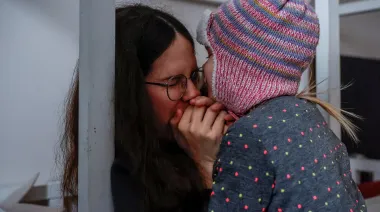 Ucrania al límite: niños en riesgo por frío extremo tras ataques energéticos