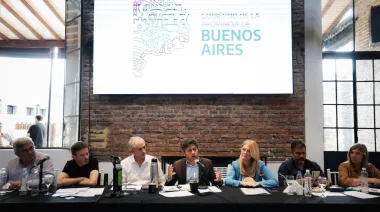 Kicillof advirtió que la crisis golpea a todos los productores bonaerenses