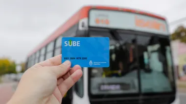 SUBE, tarifas y subsidios: el Gobierno fijó un plus para colectivos a GNC y eléctricos