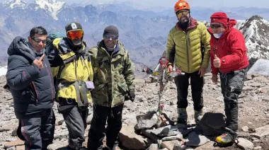 Malvinas en la cima: veteranos argentinos y británicos por la paz en el Aconcagua