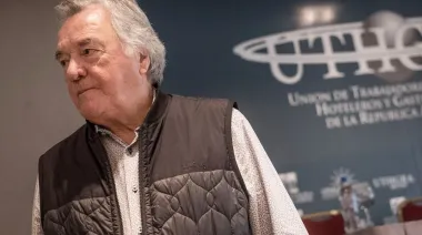 Barrionuevo vuelve a Mar del Plata y reúne a la tropa sindical contra la reforma laboral