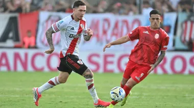 River le ganó 1-0 a Barracas Central con un cabezazo de Montiel y polémica arbitral