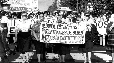 Emotivo homenaje en Madrid a Madres y Abuelas: el mensaje que conmovió al acto