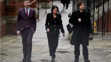 Reino Unido: Sadie Frost declaró en el juicio del Daily Mail en Londres