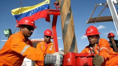 Venezuela rompe el monopolio estatal del petróleo: qué cambia y qué no