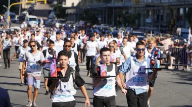 Mar del Plata recibe la 31ª Maratón de Mozos y Camareras desde el Torreón del Monje