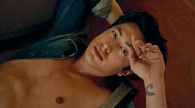 La producción hot de Hudson Williams, protagonista de Heated Rivalry al desnudo