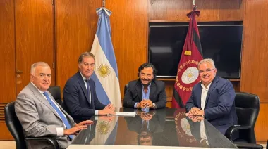 Gobernadores dialoguistas negocian con Santilli el respaldo a la reforma laboral de Milei