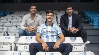 Increíble: Racing cobrará 200.000 dólares cada cuatro partidos de Carboni