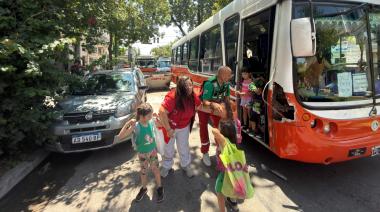 Choque de micro escolar en Parque Chacabuco: 30 asistidos y sin heridos de gravedad