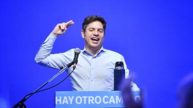 Kicillof se despega de Cristina y Massa: el dato de la encuesta que inquieta al PJ