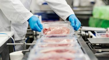 Con pollo y cerdo como protagonistas, en 2025 aumentó el consumo de carne en Argentina