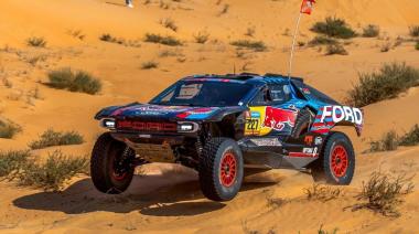 Golpe español en el Dakar: Roma y Sainz al mando como en las viejas épocas