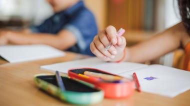 Día de la Educación en Argentina: crisis estructural, deserción y el desafío de la Inteligencia Artificial