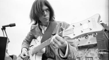 Neil Young dona todo su catálogo de Amazon para ayudar a Groenlandia