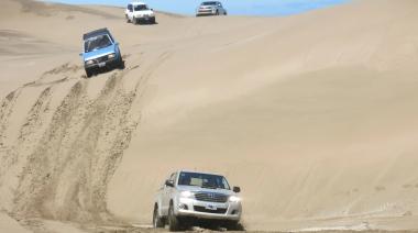 Villa Gesell: turistas volcaron en los médanos y ahora el municipio busca cobrarles el operativo de rescate