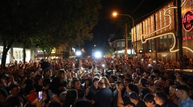 Milei movilizó Mar del Plata entre apoyos, cruces y anuncios clave del “Tour de la Gratitud”