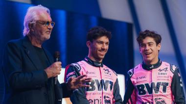 Briatore respalda a Colapinto tras la presentación del A526: “Está listo para dar el salto”