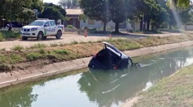 Tragedia en Río Negro: un bebé murió tras el vuelco de un auto en un canal de riego