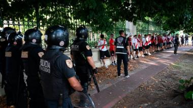 Operativos de la Ciudad en River, Vélez y Huracán: 62 trapitos demorados y tres micros remitidos