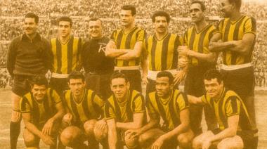 Un día como hoy, Peñarol y Nacional jugaban en La Plata el primer clásico fuera de Uruguay