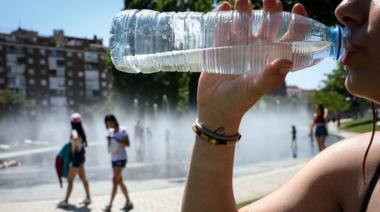 Ola de calor en Argentina: alerta roja en tres provincias y aviso por tormentas en otras doce