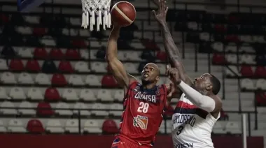 Brutal agresión de un basquetbolista cubano que jugó en Argentina a un rival