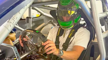 Afinando motores: Juan De Benedictis probó su nuevo Mustang en La Plata