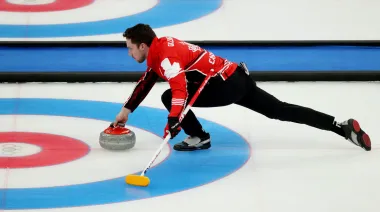 Las 4 claves del curling, la disciplina que fascina en los Juegos Olímpicos de Invierno