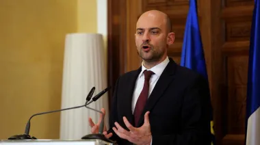 Qué son las visas humanitarias y por qué Francia las amplía para iraníes perseguidos