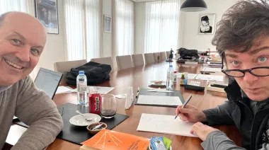 Milei salió a respaldar a Sturzenegger tras la polémica por el contrato en Cancillería