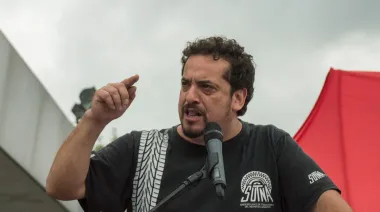 Quién es Alejandro Crespo, el sindicalista que encabeza las protestas en FATE